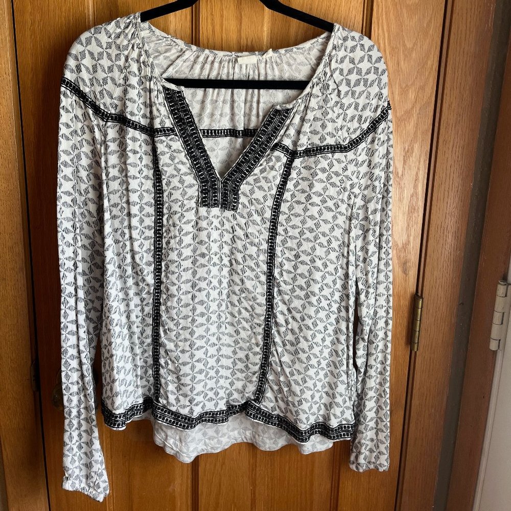 GAP Women's Embroidered Black, Gray, and White Geometric Print Tunic